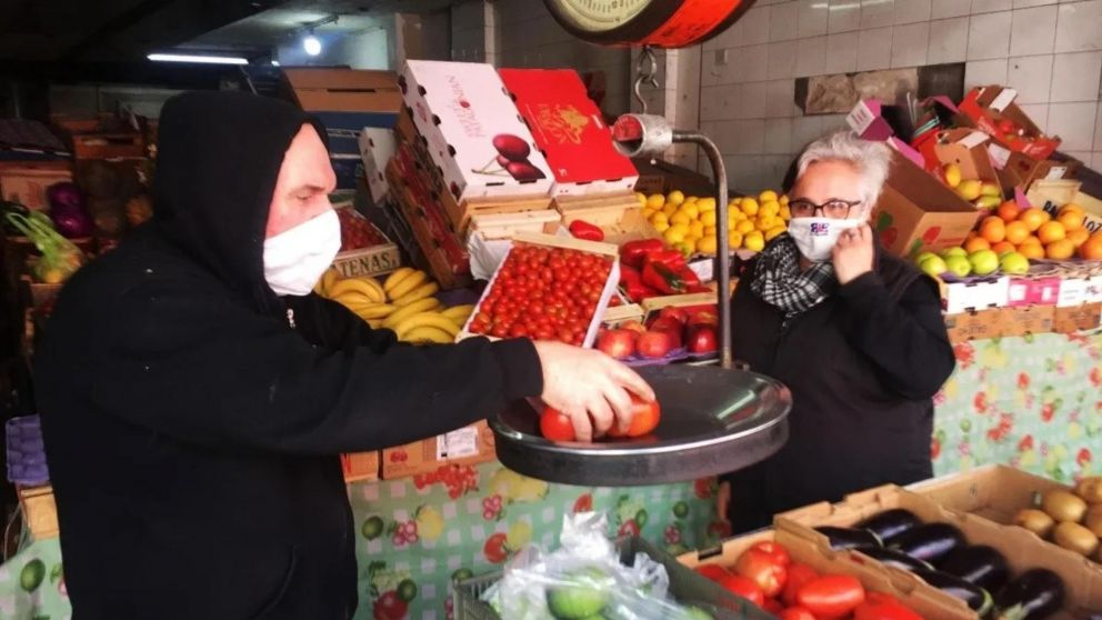 Ante las reaperturas, las verdulerías tienen menos trabajo.(Carlos Ventura)