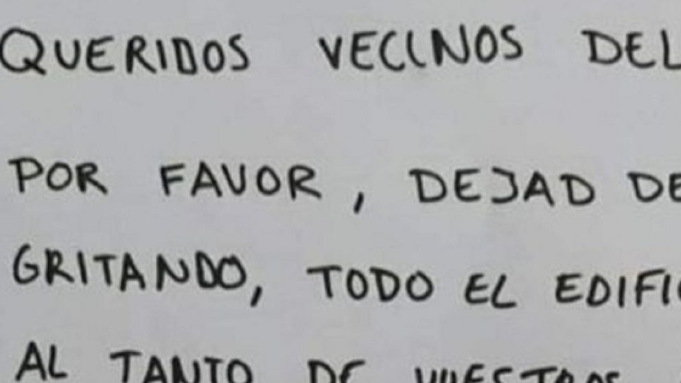 Los constantes gritos de la pareja cansaron a los habitantes del inmueble.