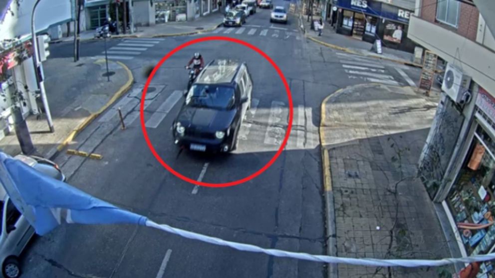 El episodio quedó grabado por las cámaras de seguridad.