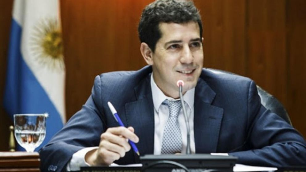 De Pedro se aisló en cumplimiento de los protocolos sanitarios relacionados con el coronavirus.