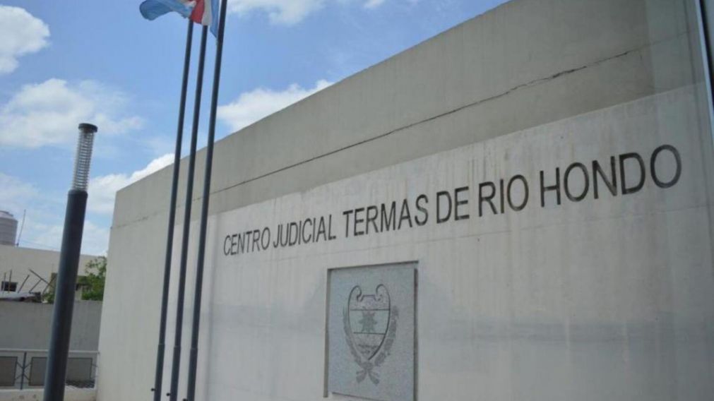 La madre de la nena denunció ante la Justicia por abuso al "novio" de su hija.