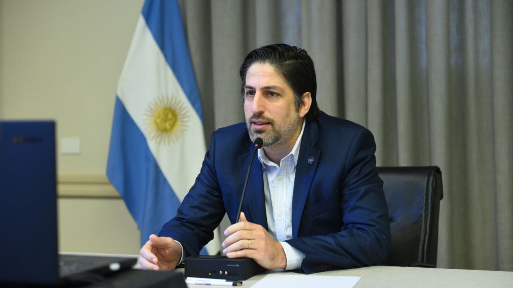 "La Ciudad está eliminando el distanciamiento", advirtió Trotta.
