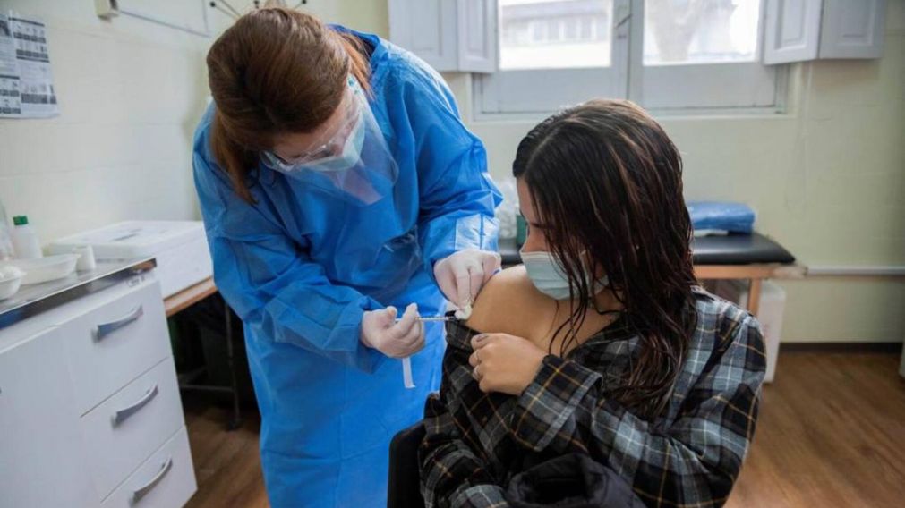 Desde el Gobierno bonaerense se precis� que 677.347 adolescentes se inscribieron para recibir la vacuna contra el Covid (Imagen ilustrativa).