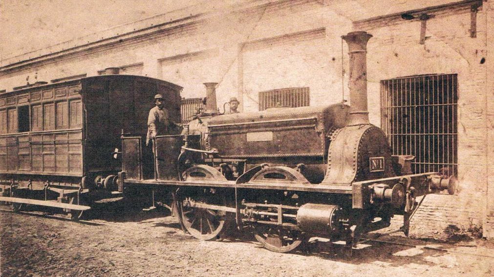 La locomotora "La Porteña" fue la encargada de realizar el primer viaje en tren hasta el barrio de Flores.