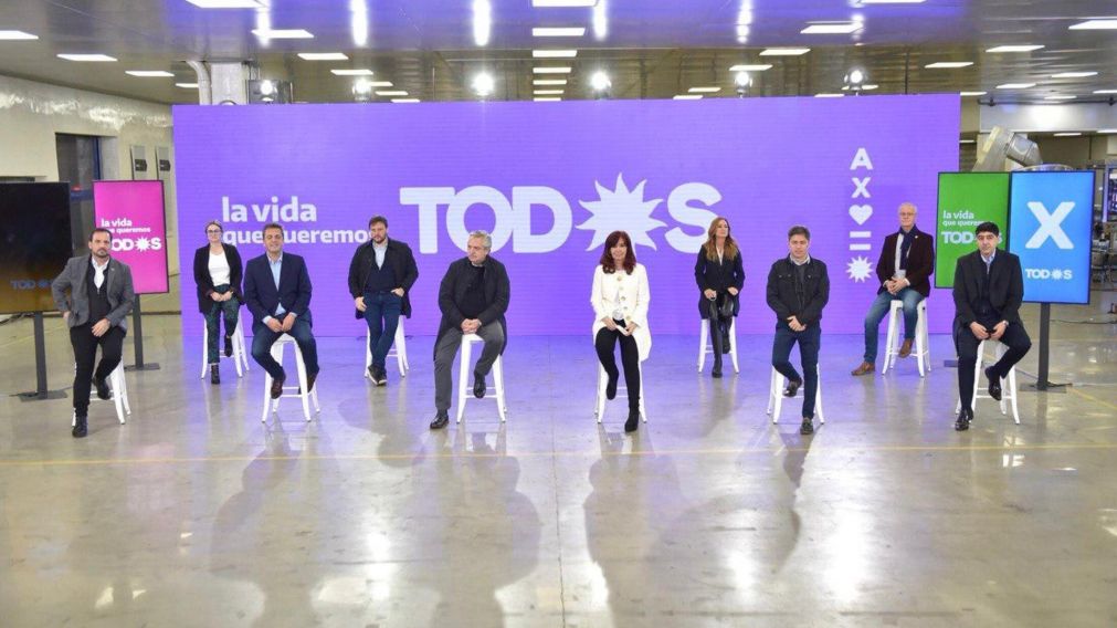 Leandro Santoro encabeza la lista del Frente de Todos en la ciudad y Victoria Tolosa Paz en la provincia.