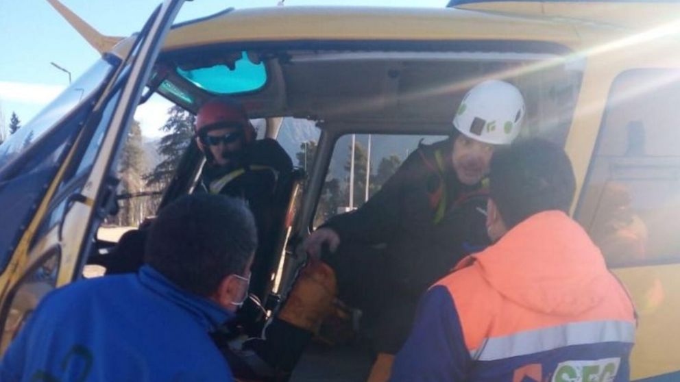 El rescate comenzó la noche del viernes y finalizó este sábado por la mañana cuando los hombres fueron evacuados en helicóptero.