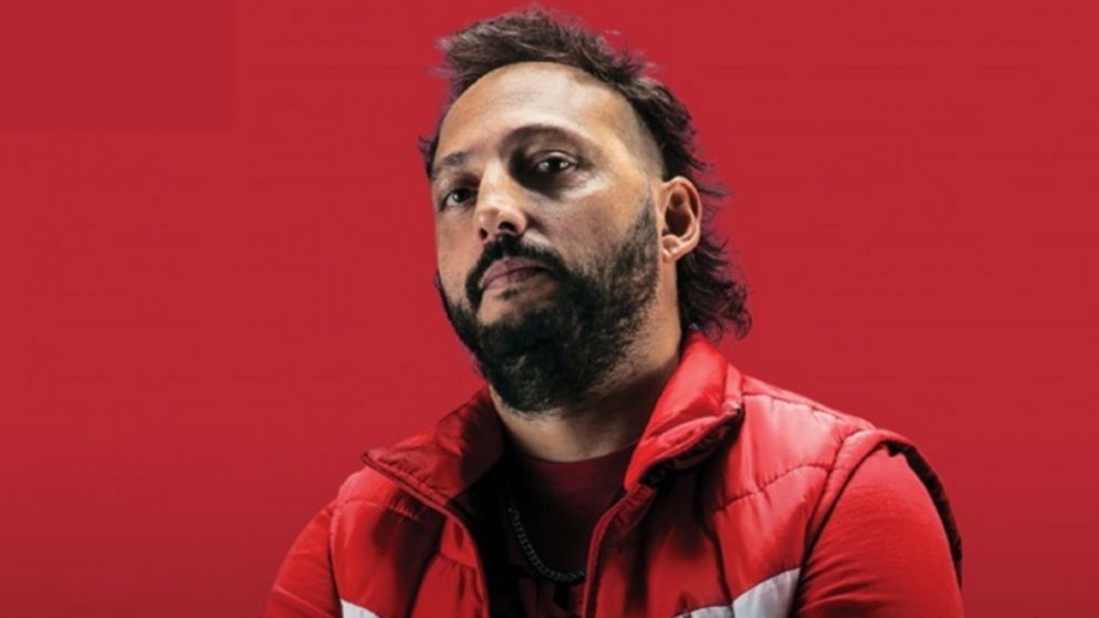 Ariel Staltari tuvo su debut televisivo con Okupas, en el rol protagónico de Walter.
