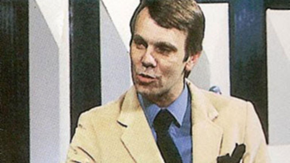 Daniel Mendoza era Daniel Carlos Ruiz. Tomó el apellido del actor Alberto de Mendoza, con quien su madre formó pareja tras separarse.