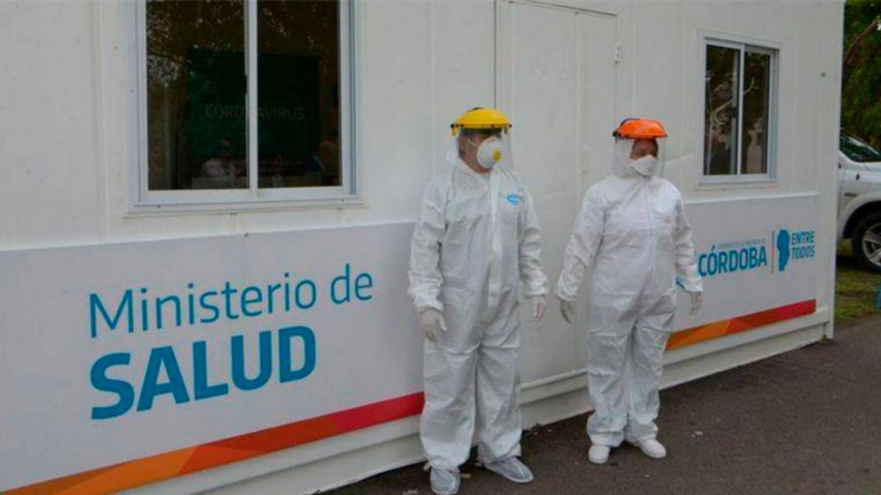 Cinco personas fueron detenidas en Córdoba tras no cumplir con el aislamiento.