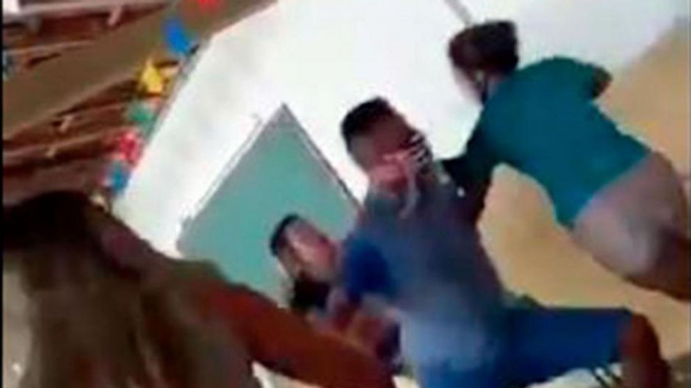 El hecho ocurrió en un centro de vacunación contra el Covid-19 en Brasil (Captura de pantalla).
