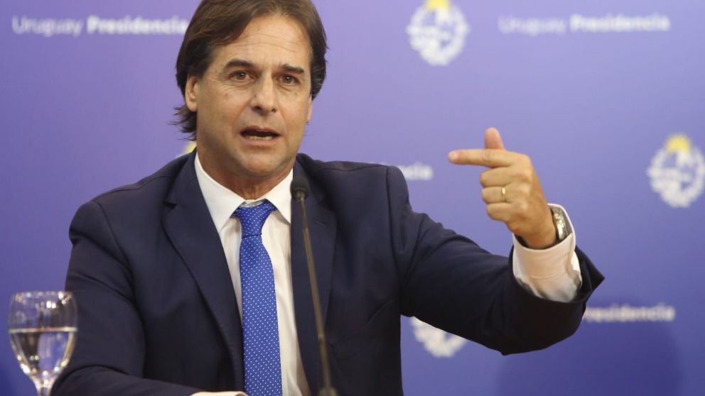 Lacalle Pou invitó, otra vez, a los argentinos a cruzar el charco.