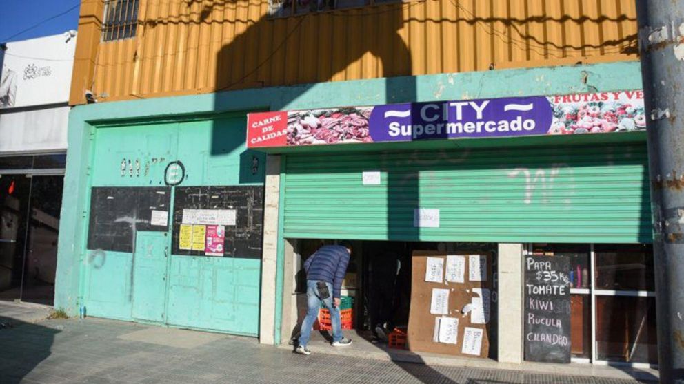 El supermercado chino está ubicado en el barrio Mariano Moreno de Neuquén. (Foto: Omar Novoa