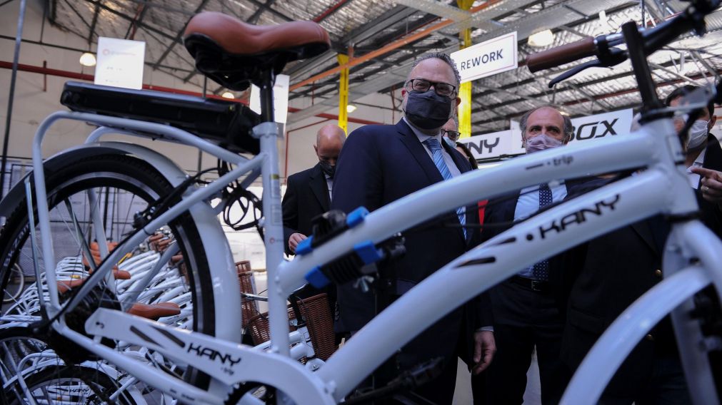 Las bicicletas eléctricas se podrán pagar en créditos de hasta 36 cuotas (Télam).