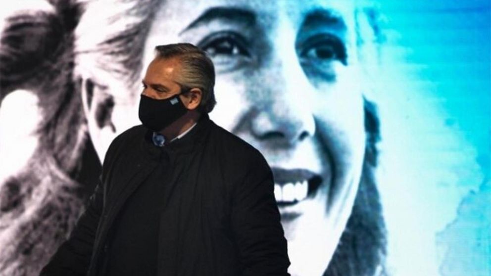 Alberto Fernández recordó a Evita a 69 años de su partida: "Eva Perón vive en el pueblo".