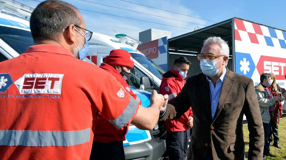 Julio Zamora, intendente de Tigre, durante el acto de inaguración y entrega de vehículos.