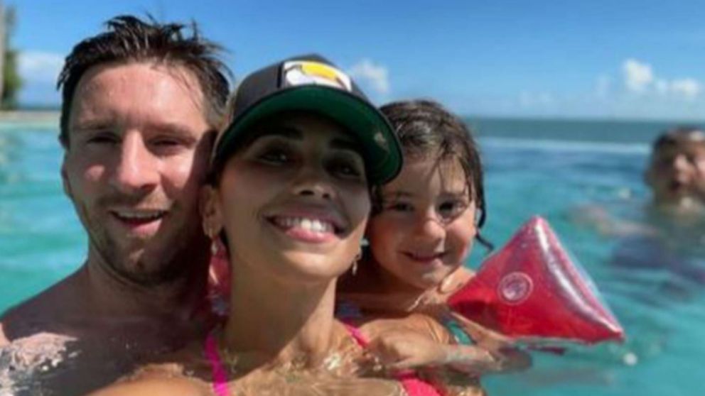 Luego de aterrizar en Rosario hace unos días, se lo vio disfrutando junto a su familia en MIami.