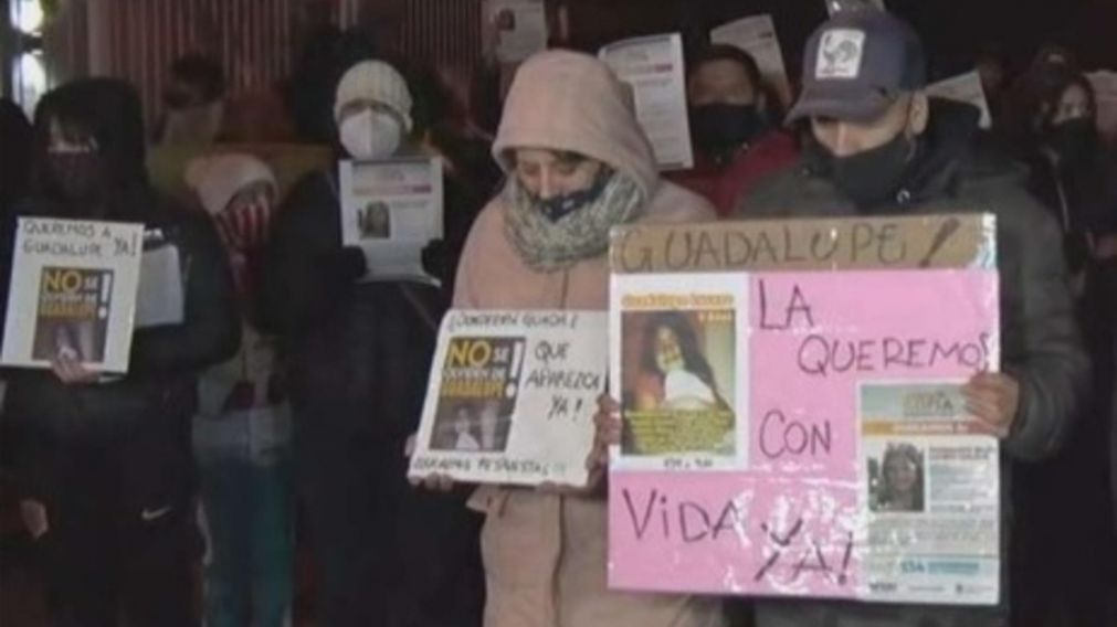 Los padres de Guadalupe encabezando una de las tantas marchas en reclamo de aparici�n con vida de la nena.