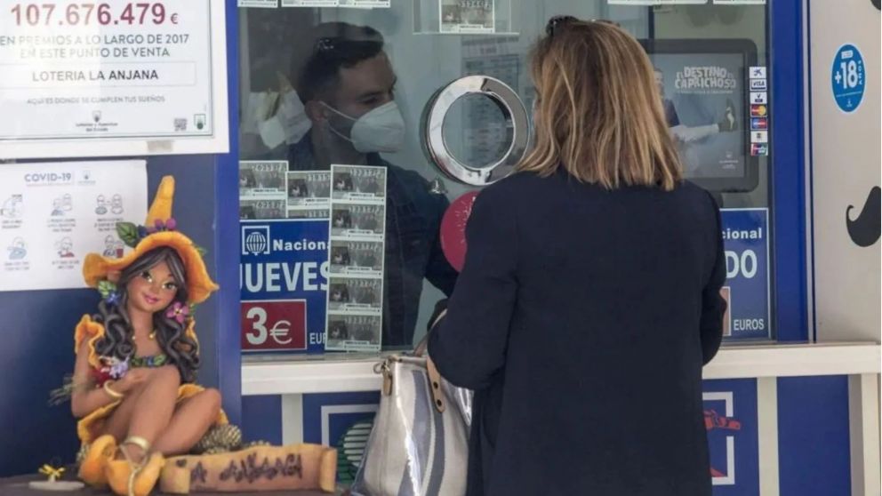 Por error del agenciero, la mujer recibió un boleto de Quiniela que no era el suyo y se volvió millonaria (Imagen ilustrativa).