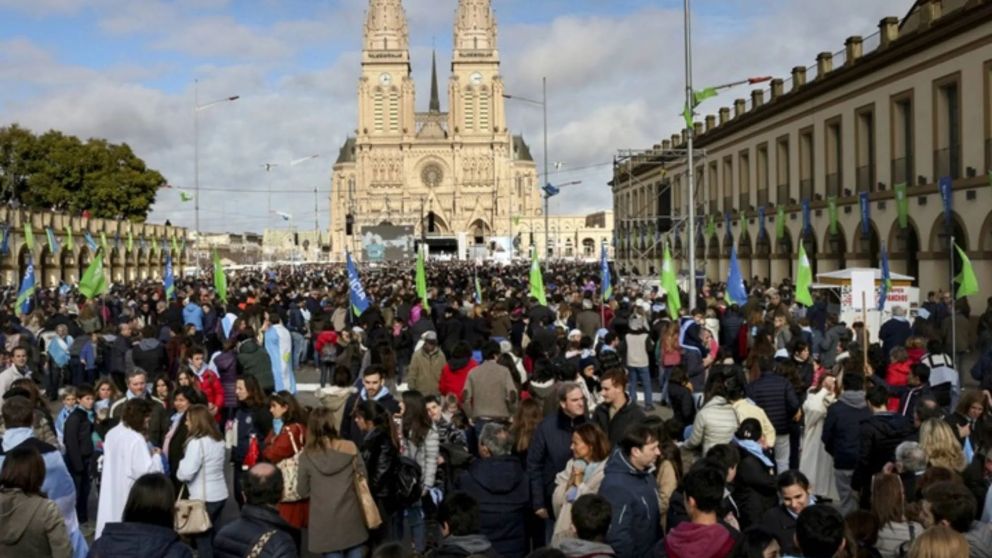 Peregrinación a Luján: trenes adicionales en la línea Sarmiento, puestos de hidratación y más detalles