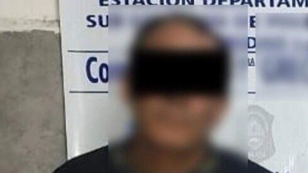 Este es el individuo que fue capturado por los efectivos policiales.