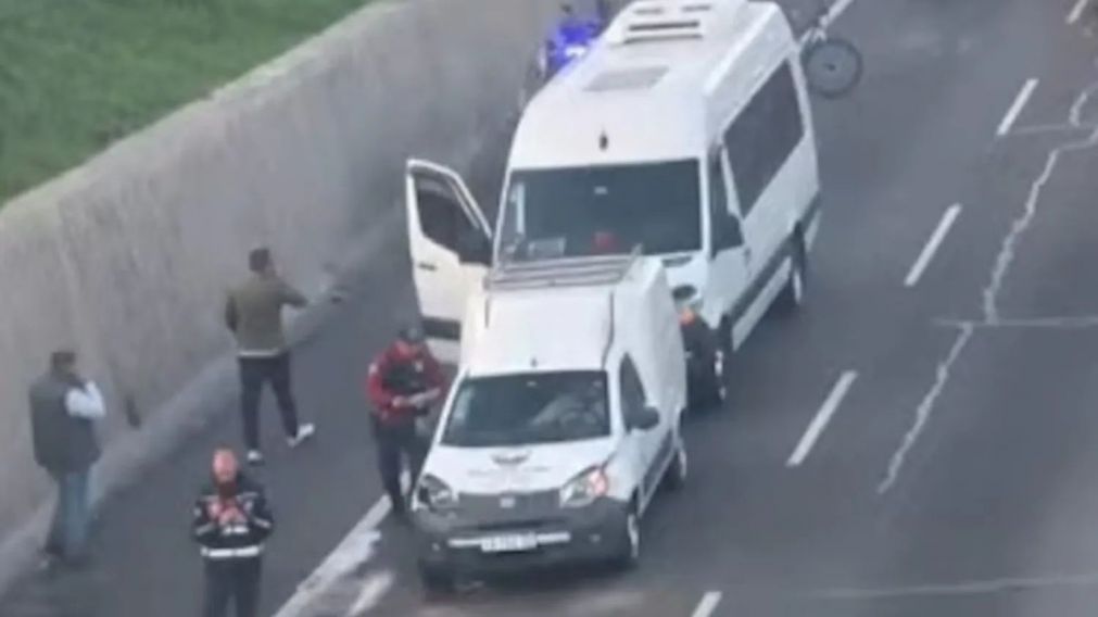 Como consecuencia del operativo de emergencia, se registraron demoras en el tránsito en la zona.