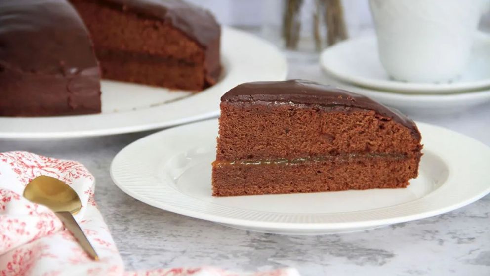 Receta de la tarta Sacher, un postre austríaco con mucho sabor y muy fácil de hacer.