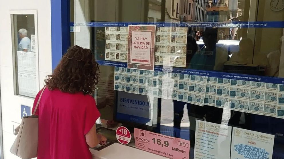 Una inesperada corazonada y un hallazgo fortuito la llevaron a ganar un premio millonario en la quiniela.