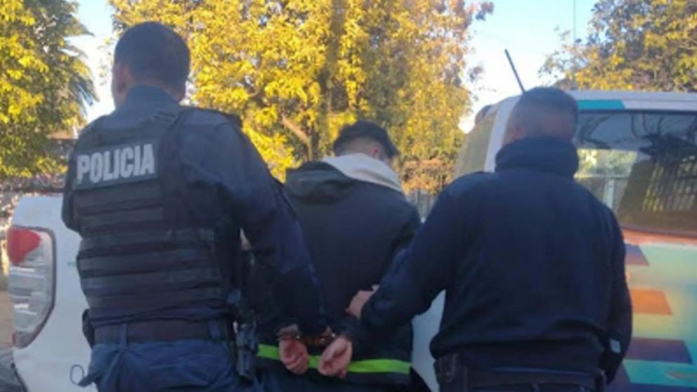 Así resultó aprehendido uno de los presuntos criminales.