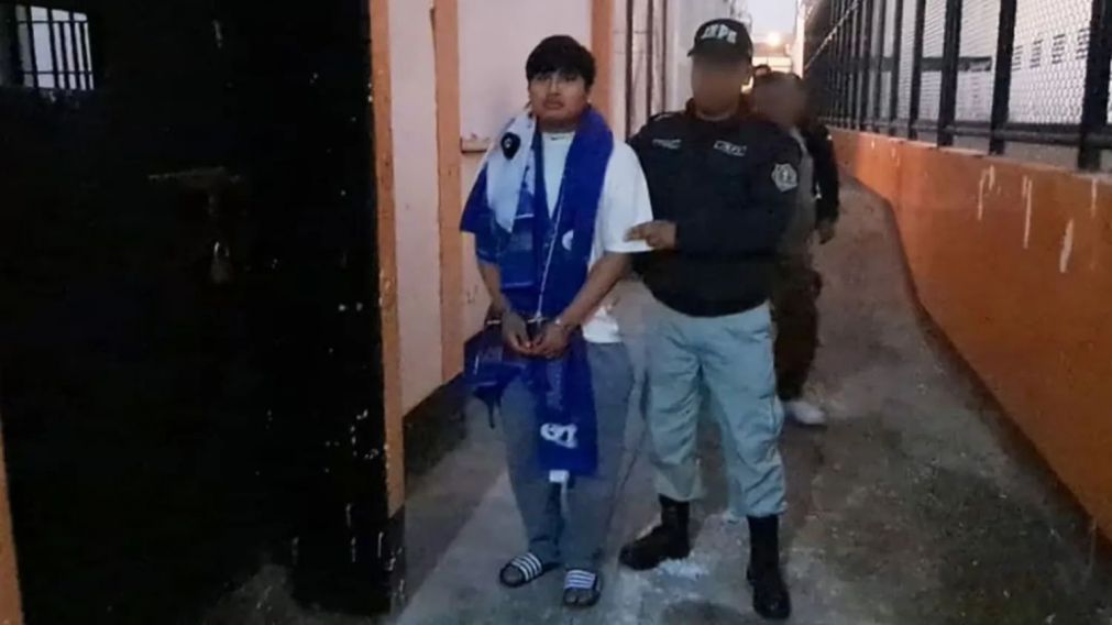 Tony Janzen Valverde Victoriano, alias “Pequeño J”, continúa en el penal de Cañete en la región de Lima, Perú, mientras se resuelve su extradición al país.