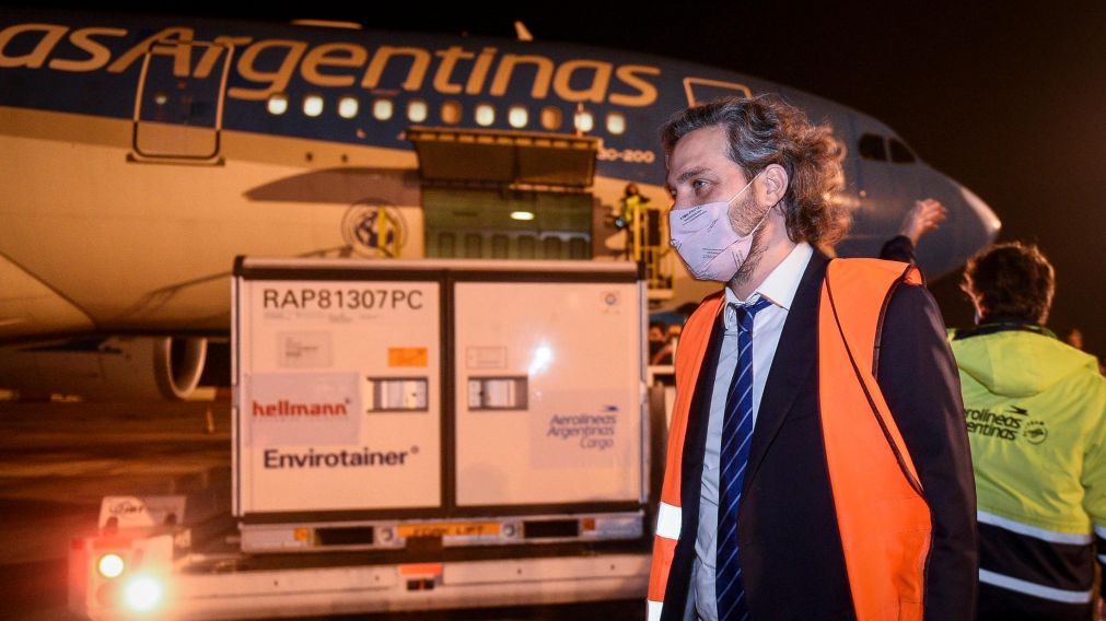 Este lunes arribaron al Aeropuerto Internacional de Ezeiza un total de 2.051.000 vacunas contra el coronavirus