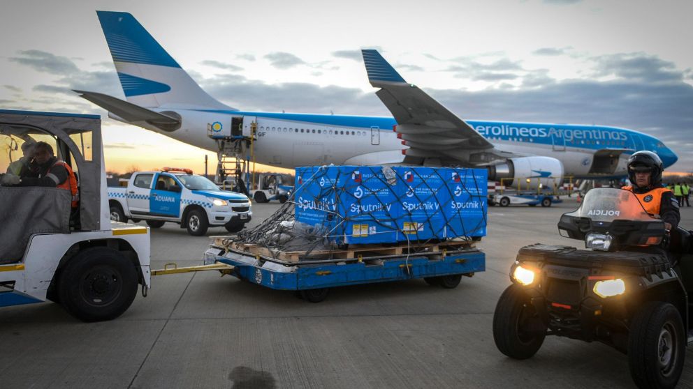 Con los tres cargamentos que arribar�n este lunes,�Argentina�habr� recibido un total de 30.487.730 vacunas contra el Covid-19.�(T�lam)