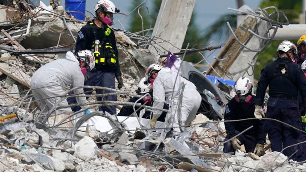 Suman 90 los decesos por el derrumbe en Miami.