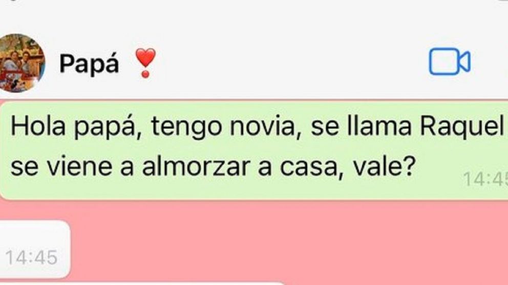 Una joven salió del closet en el Día del Orgullo.