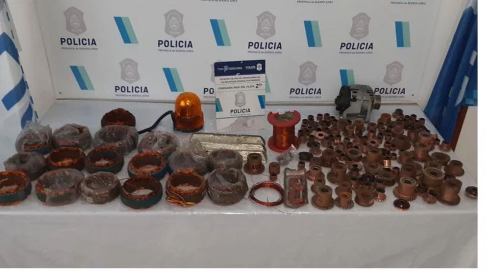 Parte de lo que robaron de la obra en construcción