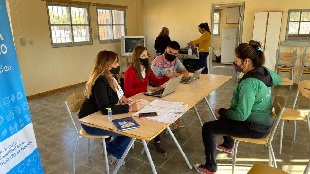El programa será lanzado en los próximos días y buscará revertir la tasa de desempleo en los jóvenes.