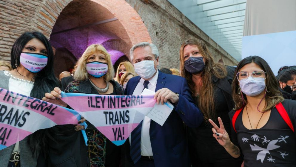 Alberto convocó a empresas privadas a sumarse al Cupo Laboral Travesti-Trans.