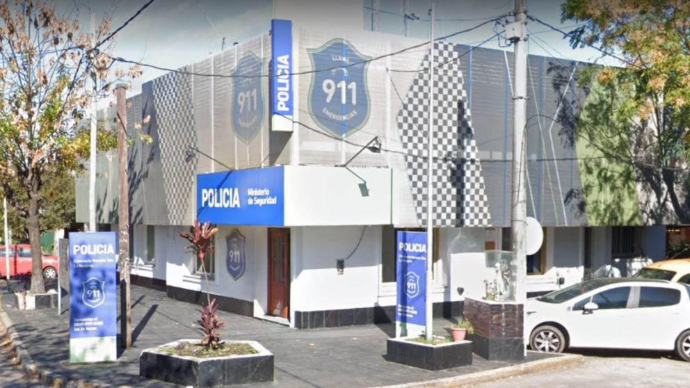 Los efectivos policiales se encargan de investigar el confuso suceso.