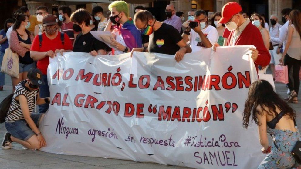 El joven tenía 24 años y según testigos, fue golpeado por siete personas que huyeron tras dejarlo malherido.