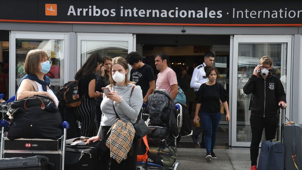 Son aproximadamente 45.000 los argentinos varados en el exterior.