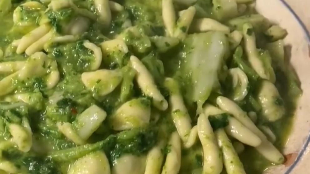 Pasta maritata con cime di rape, un cl�sico de la cocina italiana (Captura de pantalla). 