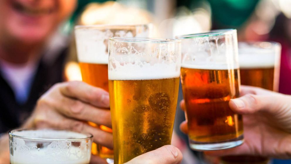 Cerveza, como una recompensa por vacunarse contra el Covid (Imagen ilustrativa).