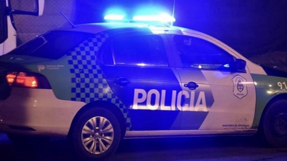 Simuló ser un cliente, se probó ropa y después se robó la recaudación.