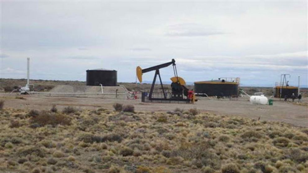 El abusador fue descubierto en un descampado, en medio de una zona petrolífera (Imagen Ilustrativa).