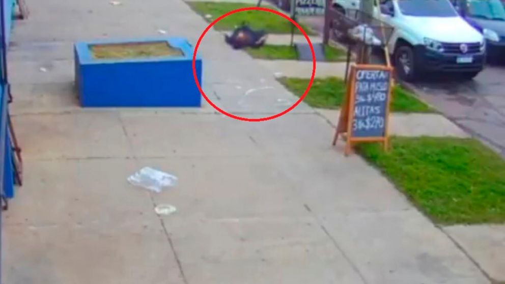La víctima fue identificada como Víctor Hugo Gómez, de 49 años (Captura de video).