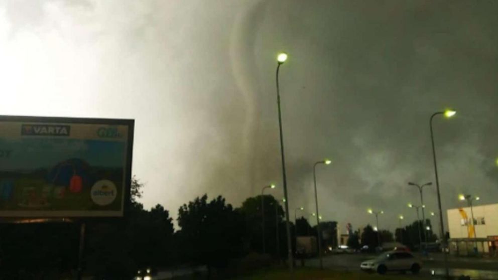 La tempestad dejó a 78.000 hogares sin energía eléctrica.