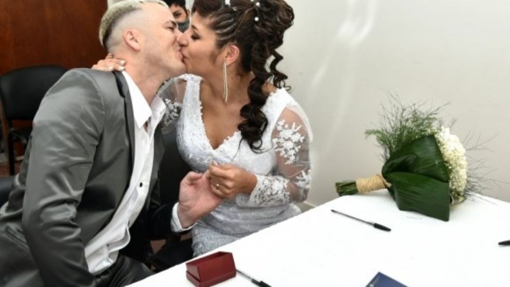 La boda se canceló dos veces por la pandemia, y este viernes finalmente se concretó.