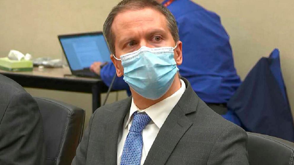 Condenan a más de 22 años de prisión a Chauvin, el policía que asfixió y mató a George Floyd.