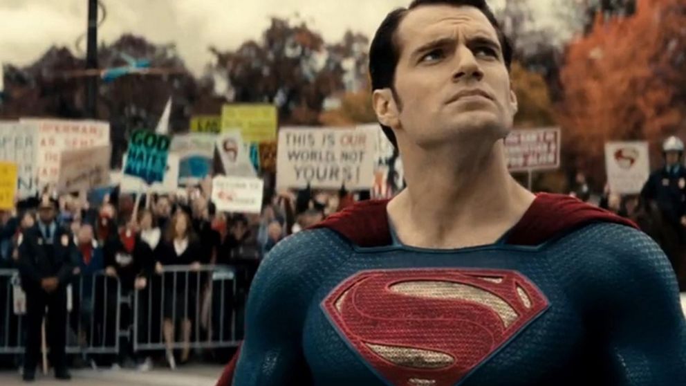 Casi lo echan de la escuela por decir que su tío era Superman: nadie le creía hasta que apareció.