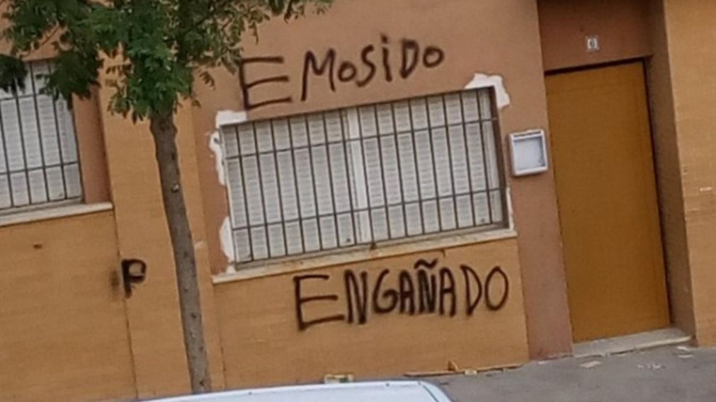 El meme viene de un grafiti pintado en la fachada de una casa.