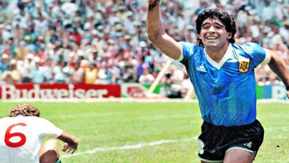 Diego Maradona festejando tras marcar el segundo gol contra Inglaterra en el Mundial 86.